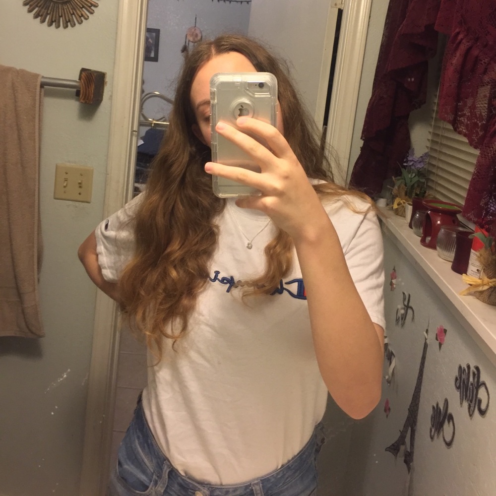 White champion shirt‼️